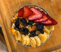 Yogur natural con nuestra granola y fruta